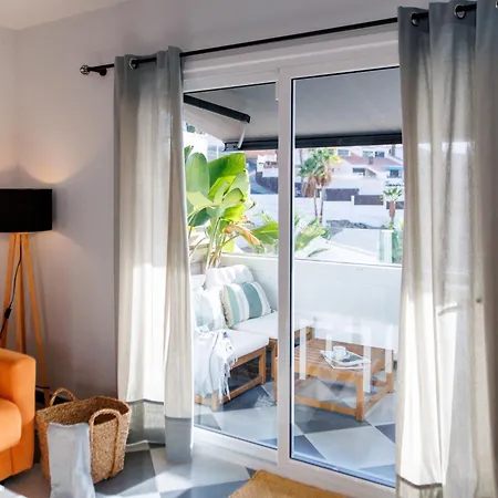 Serenity Ocean View 1br With Terrace, Pool & Walk To Beaches Apartman Costa Adeje (Tenerife)
