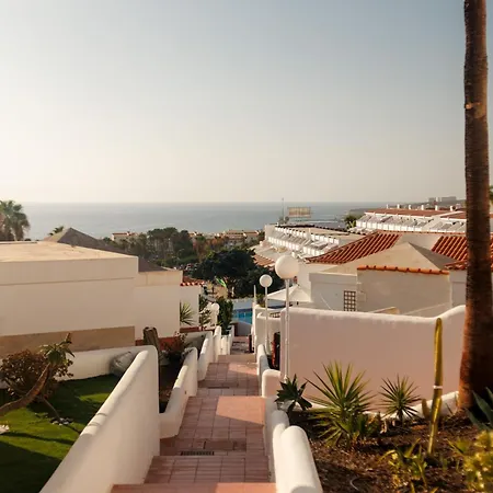 Serenity Ocean View 1br With Terrace, Pool & Walk To Beaches * アデヘ