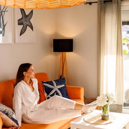 Serenity Ocean View 1br With Terrace, Pool & Walk To Beaches アデヘ