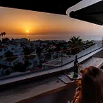 Апартаменти Serenity Ocean View 1br With Terrace, Pool & Walk To Beaches