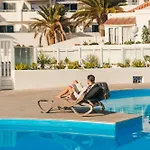 Apartmán Serenity Ocean View 1br With Terrace, Pool & Walk To Beaches *