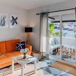 Апартаменти Serenity Ocean View 1br With Terrace, Pool & Walk To Beaches Адехе