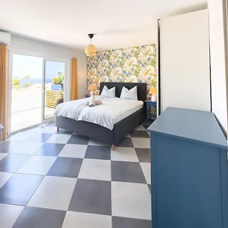 Serenity Ocean View 1br With Terrace, Pool & Walk To Beaches *